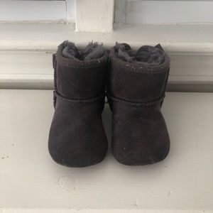 EUC Ugg size 2/3 (6-12m)